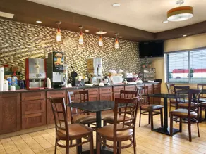 Quality Inn & Suites Benton Harbor - St Joseph - Image 4