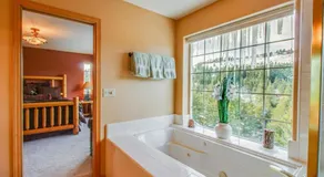 Elegant Mountain Retreat Shared Hot Tub Pool & Resort Amenities - Near Beach - Image 4