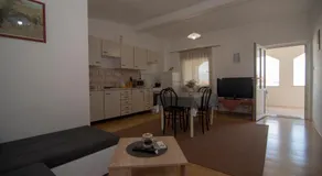 Apartmani Caganić Villa Bledi - Image 2