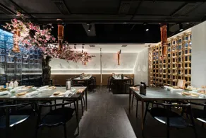 Qing Qiu Hotel - Image 2