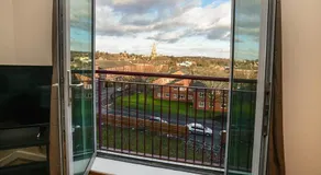 Portland Square - 2 Bedroom Modern City Apartment - Image 4