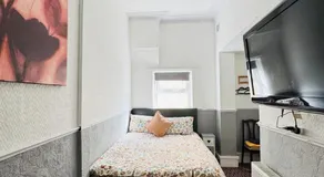 Cadeby Lodge - Image 2