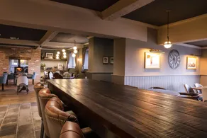 Stamford Gate Hotel - Image 5
