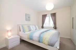Lovely Two Bed detached house with Parking - Image 5