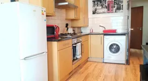 One Bedroom Flat in Great Location in London - Image 4