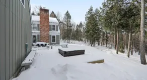 Kæle ved siden af en hyggelig pejs og nyd et rum til hele familien - Image 5
