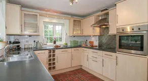 2 Aqueduct Cottages - Image 3