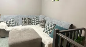 Spacious Bedroom-Near Airport YYC - Image 3