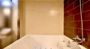 S One Hotel - Image 5