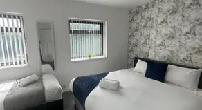 Charming 2-Bedroom in Warrington - Sleeps 5 - Image 4
