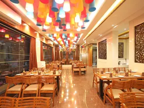 Capital O 10148 Hotel Paras Royale By Arn Group - Image 2