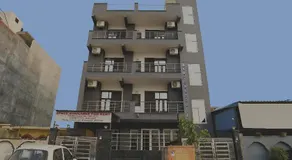Hotel O Noida premium inn - Image 5