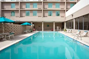 La Quinta Inn & Suites by Wyndham Downtown Conference Center - Image 5
