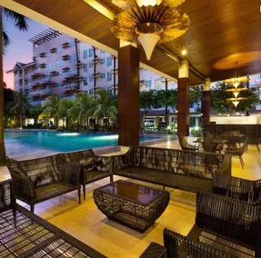 Three BR with Pool Access, Balcony and City View - Image 2