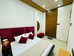 Golden palace hotel 🏨🛍️📞🙏 - Image 2