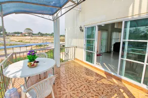 Cliff & Beach Villa Phayun - Image 5