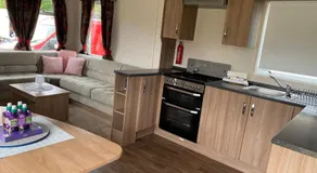 Deluxe 3 bedroom caravan in Haven's Seton Sands Holiday Village,Wifi - Image 4