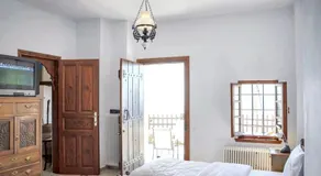 Spacious house with sea view in Volos - Image 2