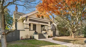 Refined Seattle Craftsman - Perfect Family Retreat near Parks, Zoo & UW - Image 2