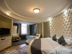 Yue Hai Jing Cheng Bo Yue Hotel - Image 2