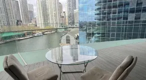 London Canary Wharf Luxury Stay - Image 3