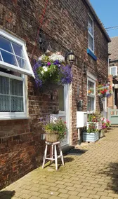 Saltburn Holidays Primrose Cottage - Image 1