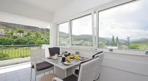 Luxurious, modern and spacious apartment with terraces - Image 3