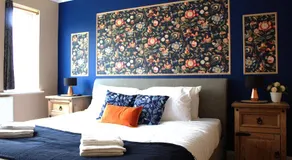 Stylish Heathrow Retreat 2-Bed Near Station - Image 2