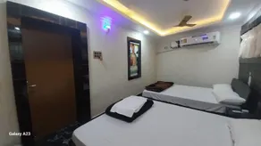 Galaxy Inn - Image 2