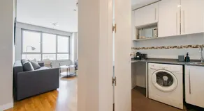 Sky Living para 4 con Parking en Sanchinarro - Image 2