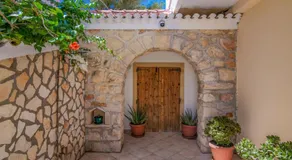 SunBliss Studios & Apartments - Image 5