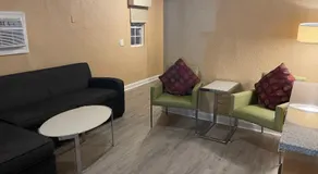 Sunburst Hotel - Image 2