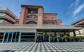 Hotel Fiamma & SPA Cesenatico - Image 4