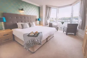 Greenbank Hotel - Image 2