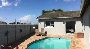 Pelican Accommodation Ottery - Image 5