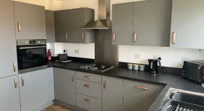 Kingsway House - Spacious 4 Bed Home From Home in Derby - Image 5