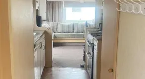 10 Berth Caravan - Meadow View - Image 5