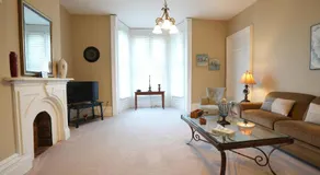 Extended Stays by Lee House Inn - Image 2