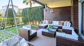 Spacious 3-Bedroom Garden Apartment and Indoor Community Pool - Image 4
