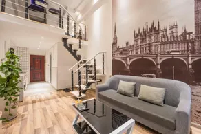 Loft Giant Screen Cinema Hotel - Image 5