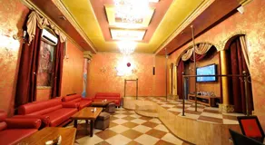 Rich Hotel - Image 3