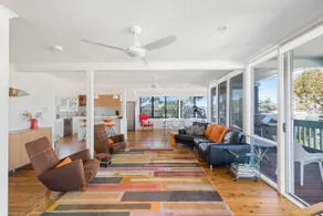 Retro Beach House - Image 3
