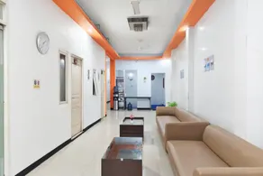 TwoSpaces Living at Nabila Semampir Homestay - Image 4