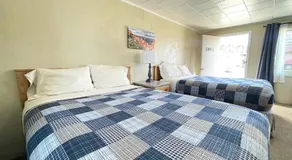 Mt Carmel Motel Room close to Zion National Park - Image 2