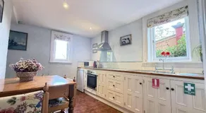 Elsmere Heritage Gardens & Accom - Image 3