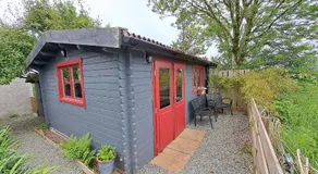 The Cosy Cabin - Image 3
