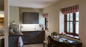 The Apple Rooms - Houghton Lodge - Image 4