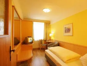 Hotel Lebzelter - Image 2