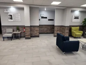 Razoolies Inn - Image 3