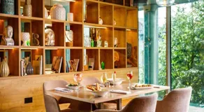 The Luxury Central Cardiff Signature Hotel By Belvilla - Image 5